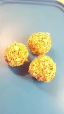 Protein-, Hafer- und Erdnussbutter-Snackbälle