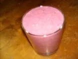 Ein Erdbeer-Sesam-Smoothie