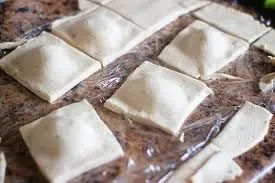 Ravioli gefüllt mit Spinat-Cashew-Käse, vegan & glutenfrei