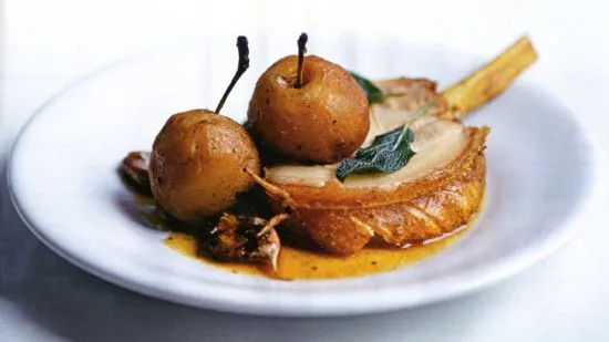 Schweinekotelett & Apfelbraten mit Salbei- und Apfelweinsoße