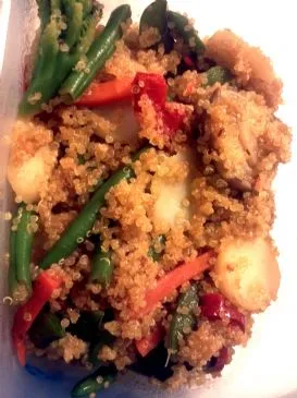 Einfaches Quinoa-Teriyaki-Pfannengericht