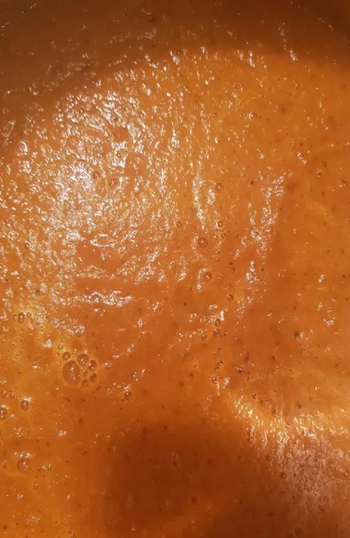 Geröstete Knoblauch- und Tomatensuppe