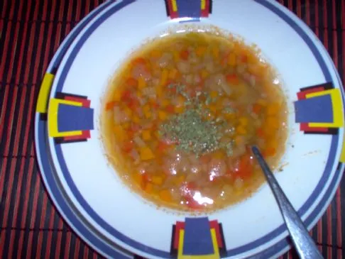 Linsen- und Gemüsesuppe