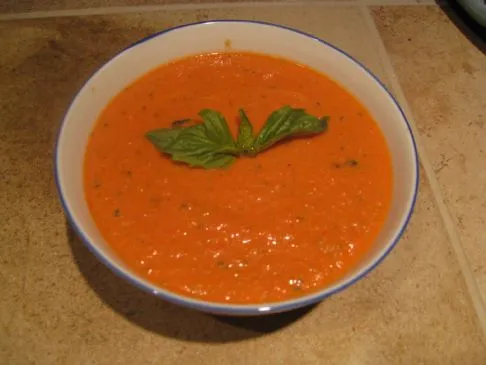 Tomaten-Basilikum-Bisque