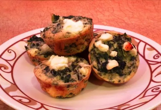 Krustenlose Mini-Quiche mit Grünkohl und Feta