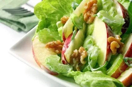 Apfelsalat mit Chia-Dressing
