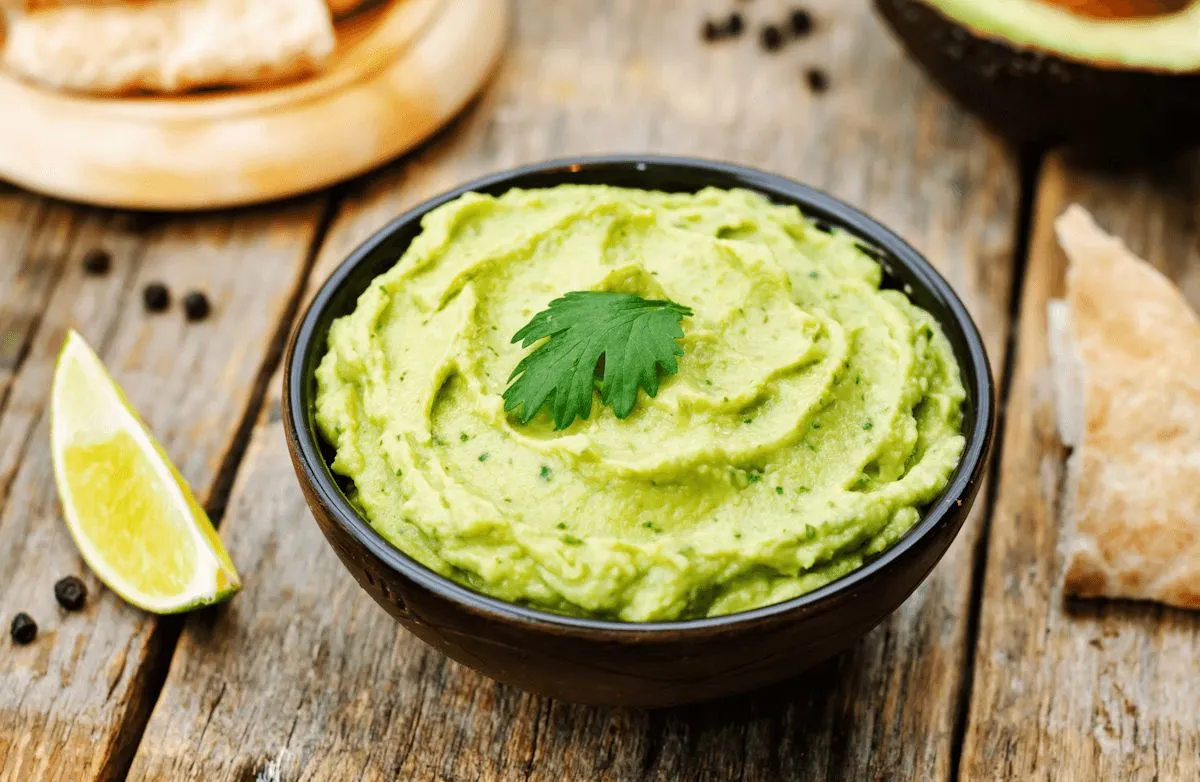 Fantastischer Hummus-Guacamole-Dip
