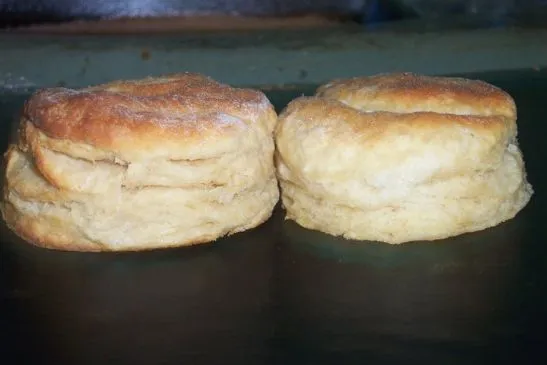 Flaky Buttermilch-Brötchen
