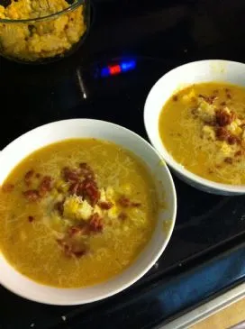 Sommergemüsesuppe mit Kartoffeln und Speck