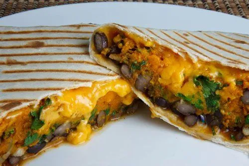 Süßkartoffel- und schwarze Bohnen-Quesadilla