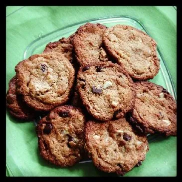 Erdnussbutter-, Schokoladen- und Mandelmehlkekse ohne Mehl