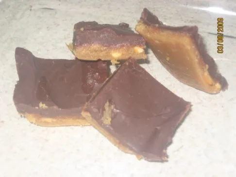 Kauende Schokoladen-Erdnussbutter-Riegel