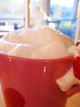 Queen D's Morgen-Latte