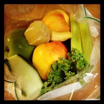 Saft: Gurke, Sellerie, Apfel, Grünkohl, Zitrone, Ingwer