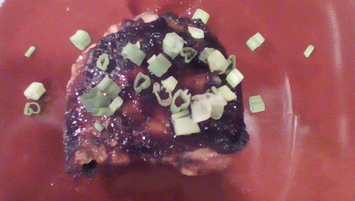 Asiatisch glasiertes Hähnchenschenkel