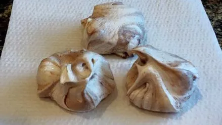 Schokoladen-Marmor-Meringues
