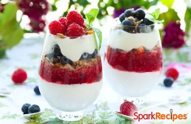 Patriotische Obst- & Joghurt-Parfaits