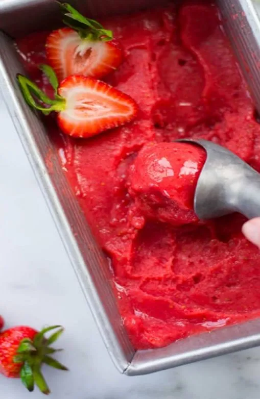 Sorbet aus gemischten Beeren