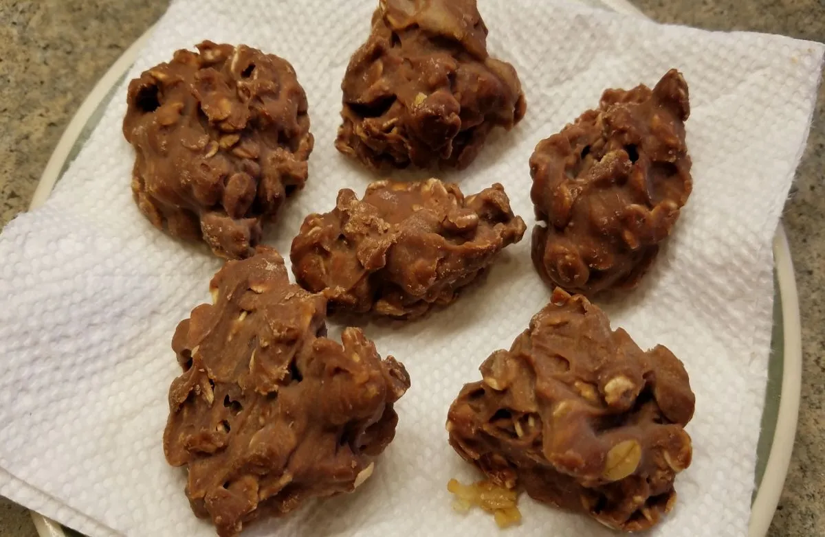 No-Bake Schokoladen-Erdnussbutter-Energie-Bällchen