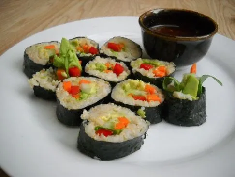 California Sushi Rolls mit braunem Reis