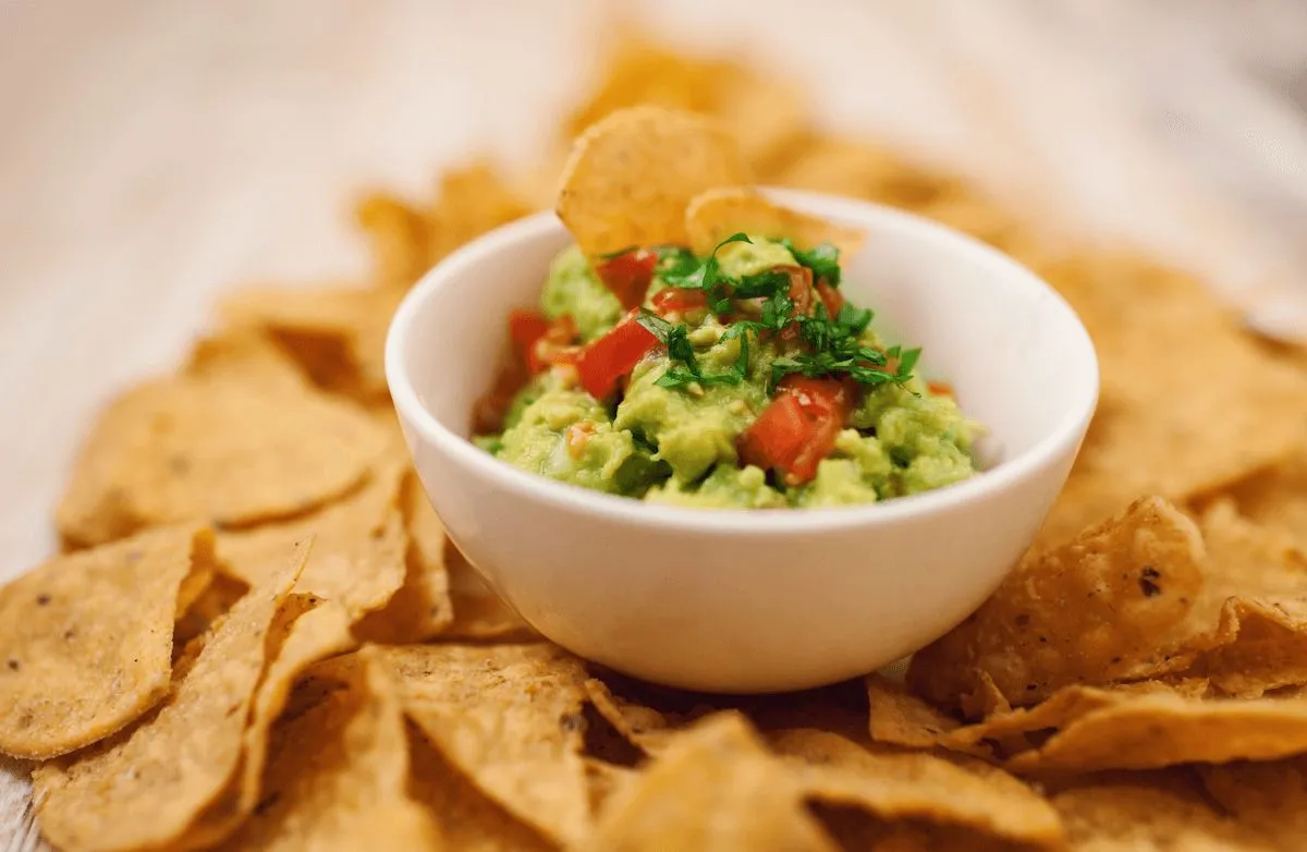 Gemüsegefüllte Guacamole