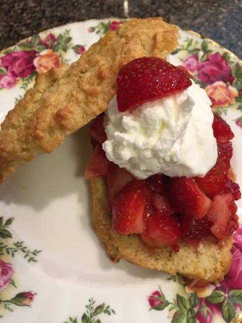 Erdbeer-Shortcake King Arthur Kleine Portion