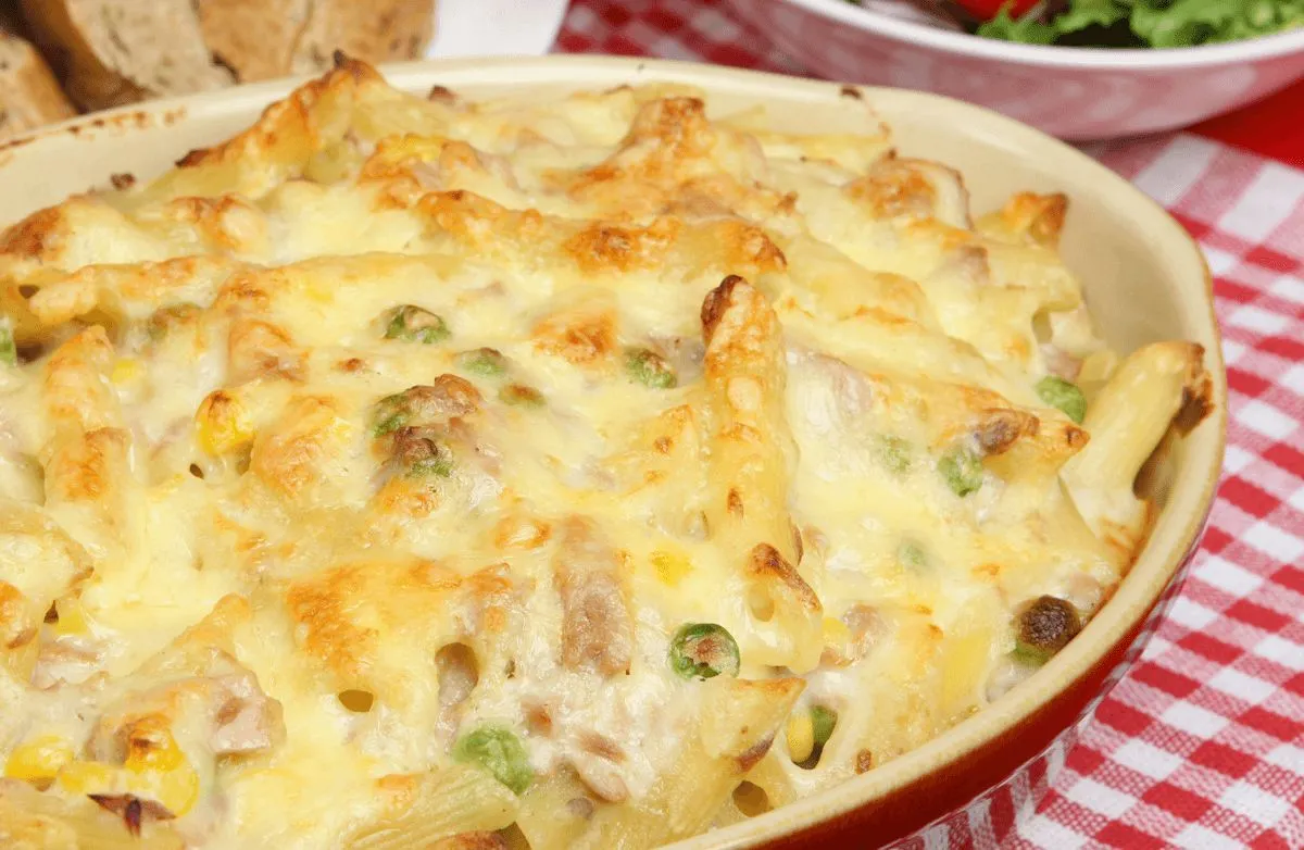 Käse-Thunfisch-Gemüse-Auflauf