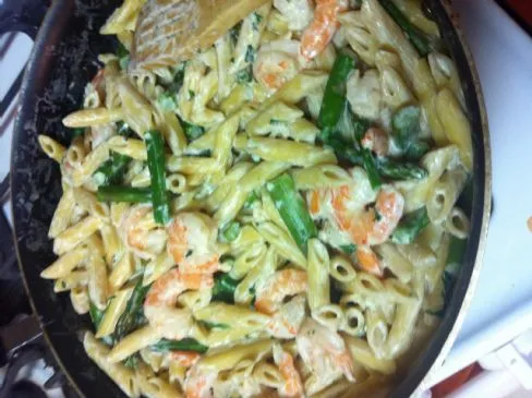 Garnelen & Spargel in einer Knoblauch-Sahnesauce