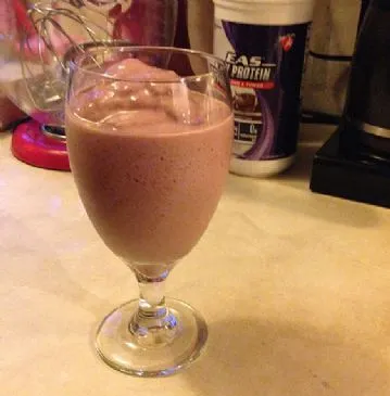Schokoladen-Erdbeer-Sojaprotein-Smoothie