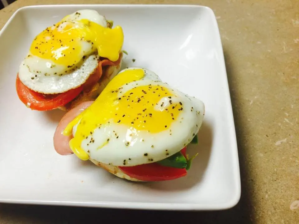 Eier auf einem Muffin