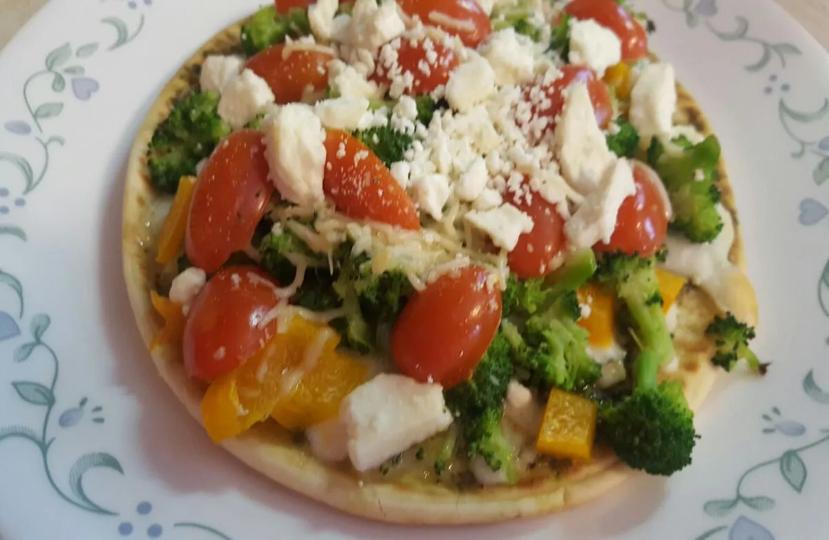 Veggie Pesto Mini Pizza