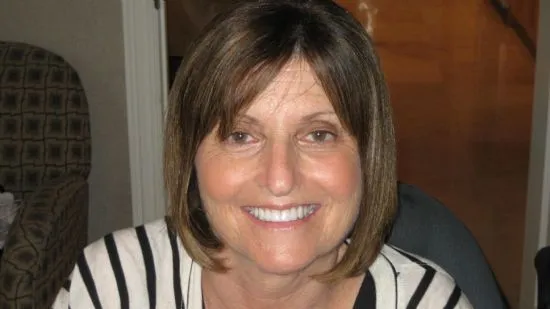 Lachs mit Limetten- und Honigglasur und warmer schwarzen Bohnen- und Maissalat