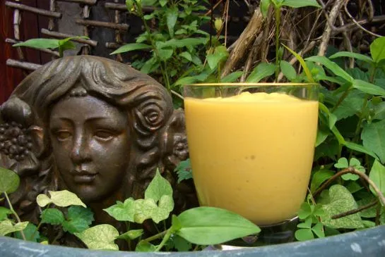 Mango-Custard-Smoothie