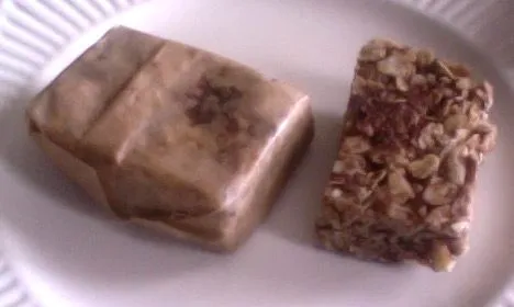 Schokoladen-Erdnussbutter-Granola-Riegel