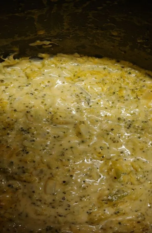 Low Carb Brokkoli-Cheddar-Käse-Suppe