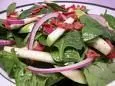 Spinatsalat mit Apfel-Vinaigrette