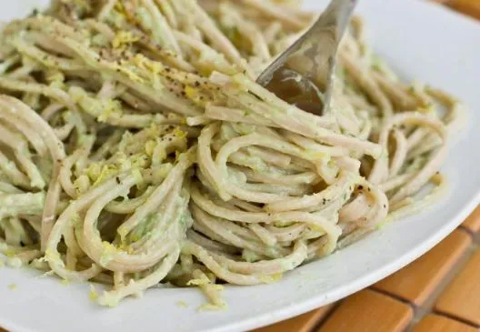 Cremige Avocado-Pasta