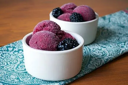 Brombeer-Sorbet