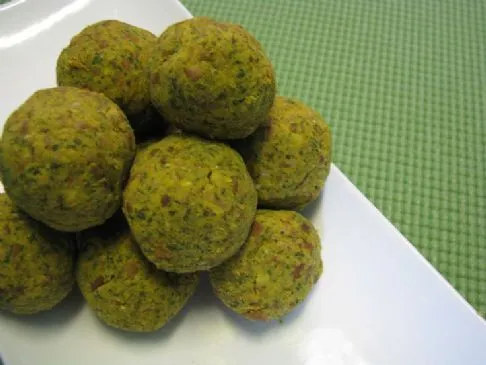 Curry- und Spinat-Falafels