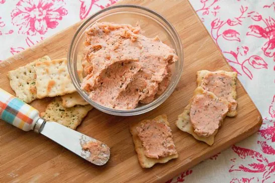 Räucherlachs-Pâté (ausgesprochen: "paahh-taaae")