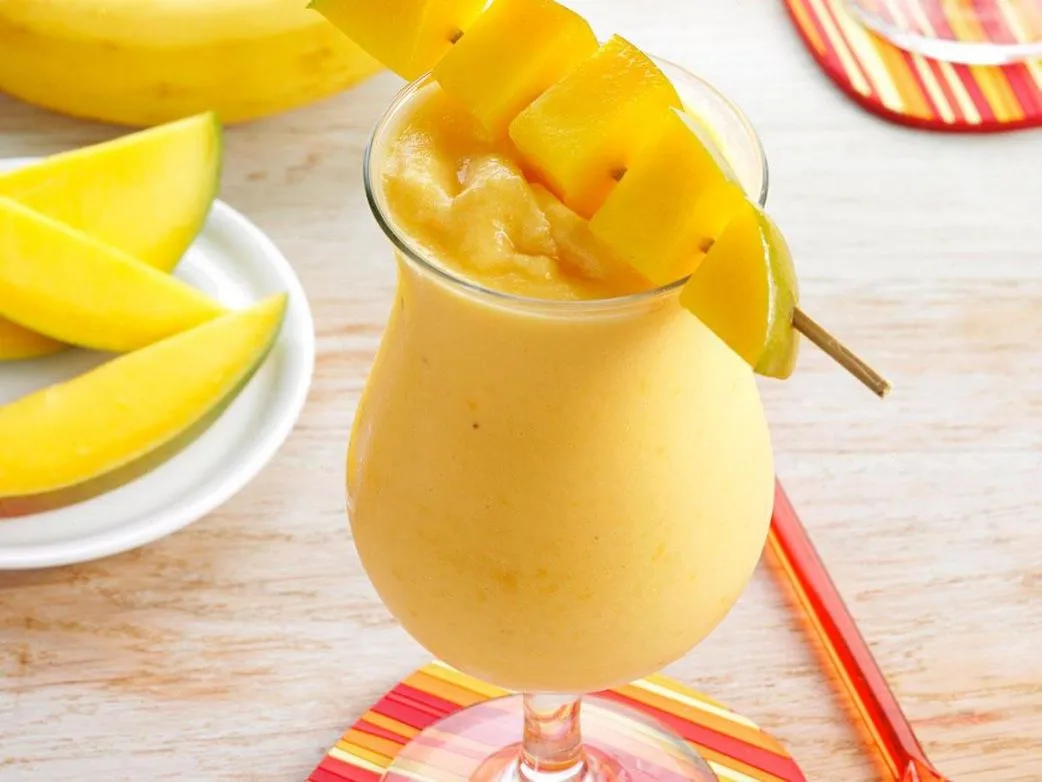 Bananen-Mango-Joghurt-Smoothie
