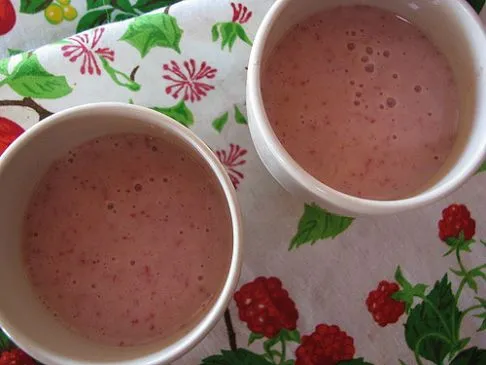 Honig-Erdbeer-Orange-Smoothie