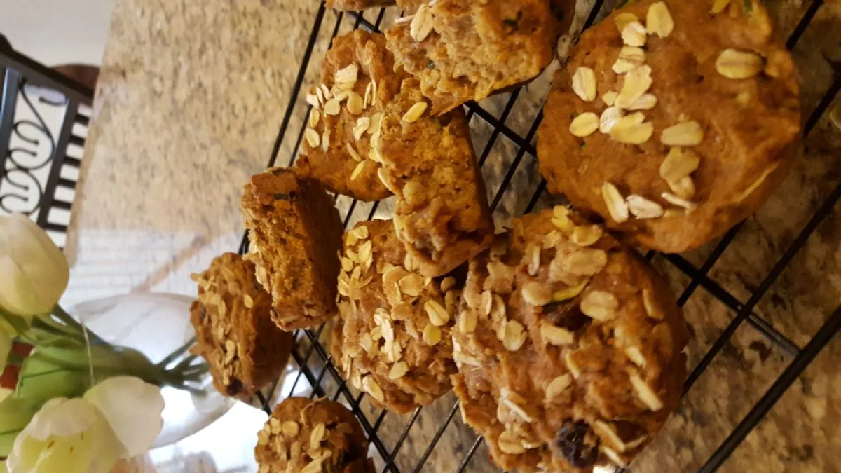 Vegan gewürzte Karotten-Zucchini-Muffins