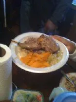 Gebackener Waschbär und kandierte Yams