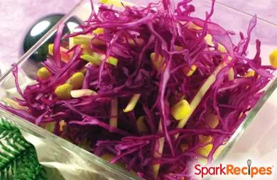 Verspielter, bunter Salat