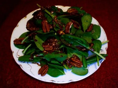 Spinatsalat mit provenzalischem Dressing