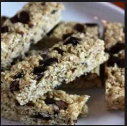 Schokoladenstückchen-Granola-Riegel