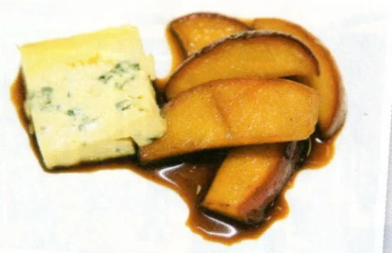 Äpfel & Calvados zu servieren mit Blauschimmelkäse