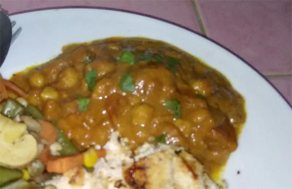 Kokosmilch-Curry-Kichererbsen