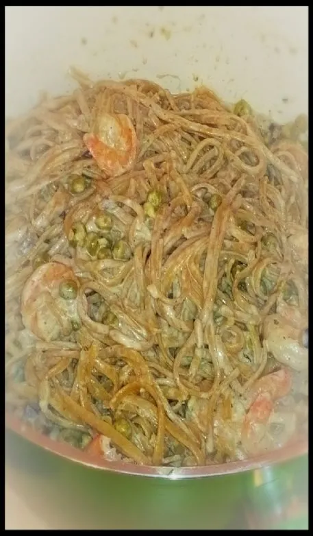 Garnelen-Alfredo mit Vollkorn-Linguine
